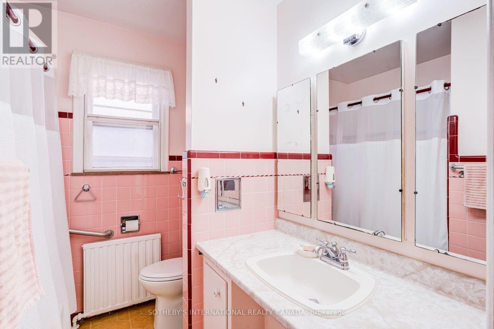 407 Lake Promenade, Toronto, Ontario  M8W 1C3 - Photo 35 - W13866124