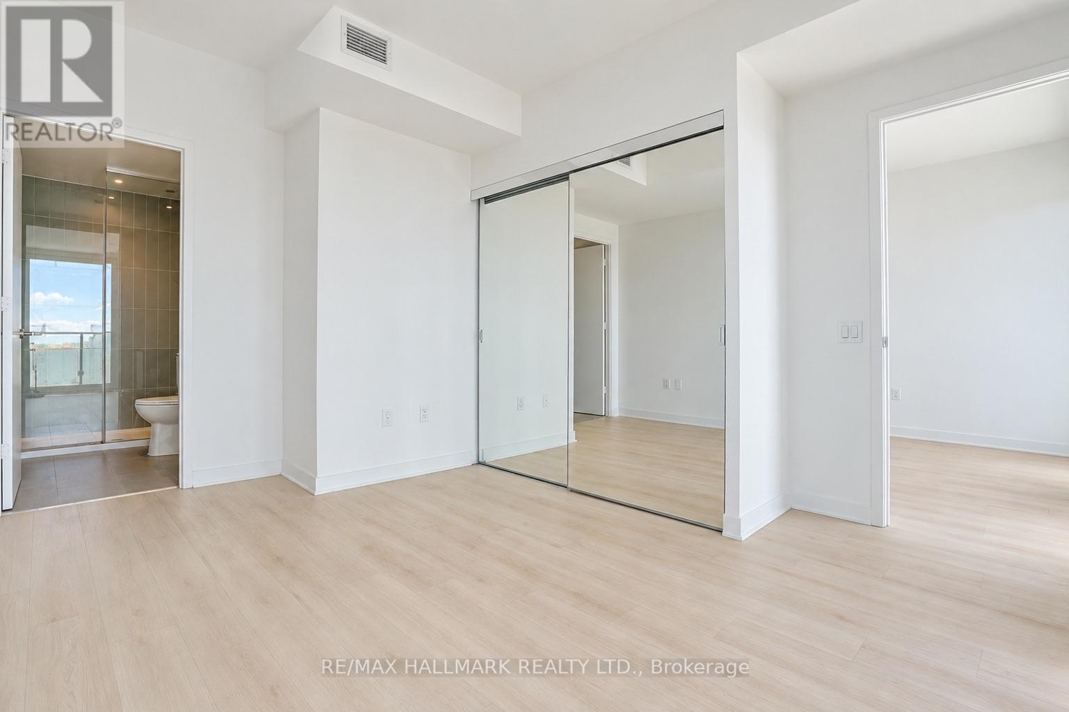 5504 - 3900 Confederation Parkway, Mississauga, Ontario  L5B 0M3 - Photo 11 - W13865382