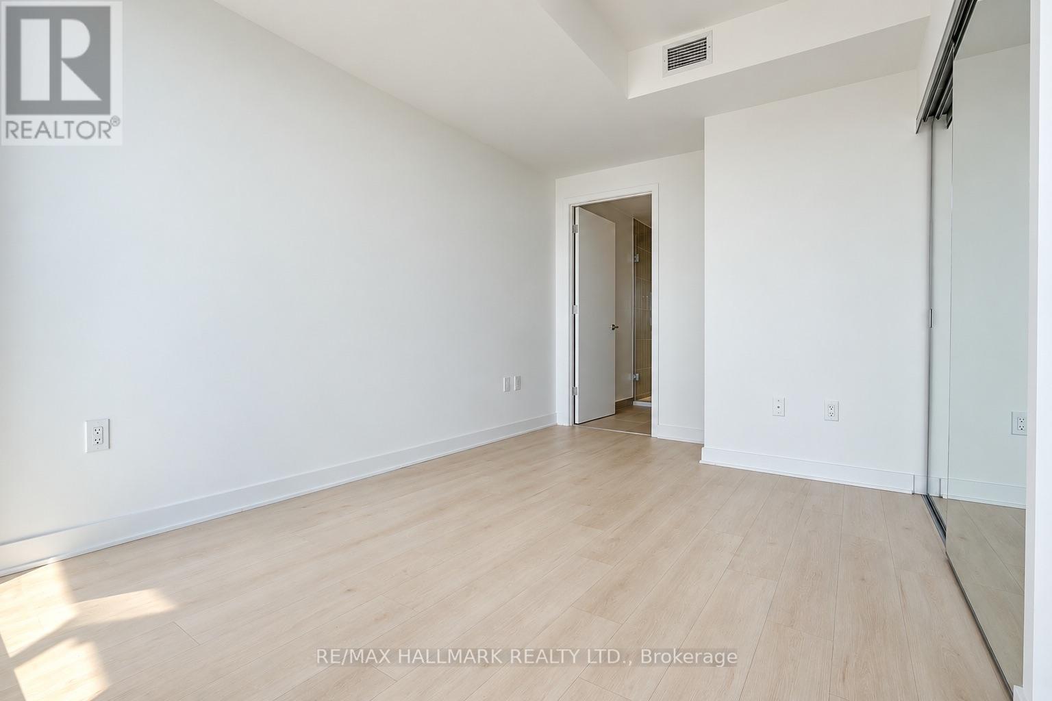 5504 - 3900 Confederation Parkway, Mississauga, Ontario  L5B 0M3 - Photo 9 - W13865382