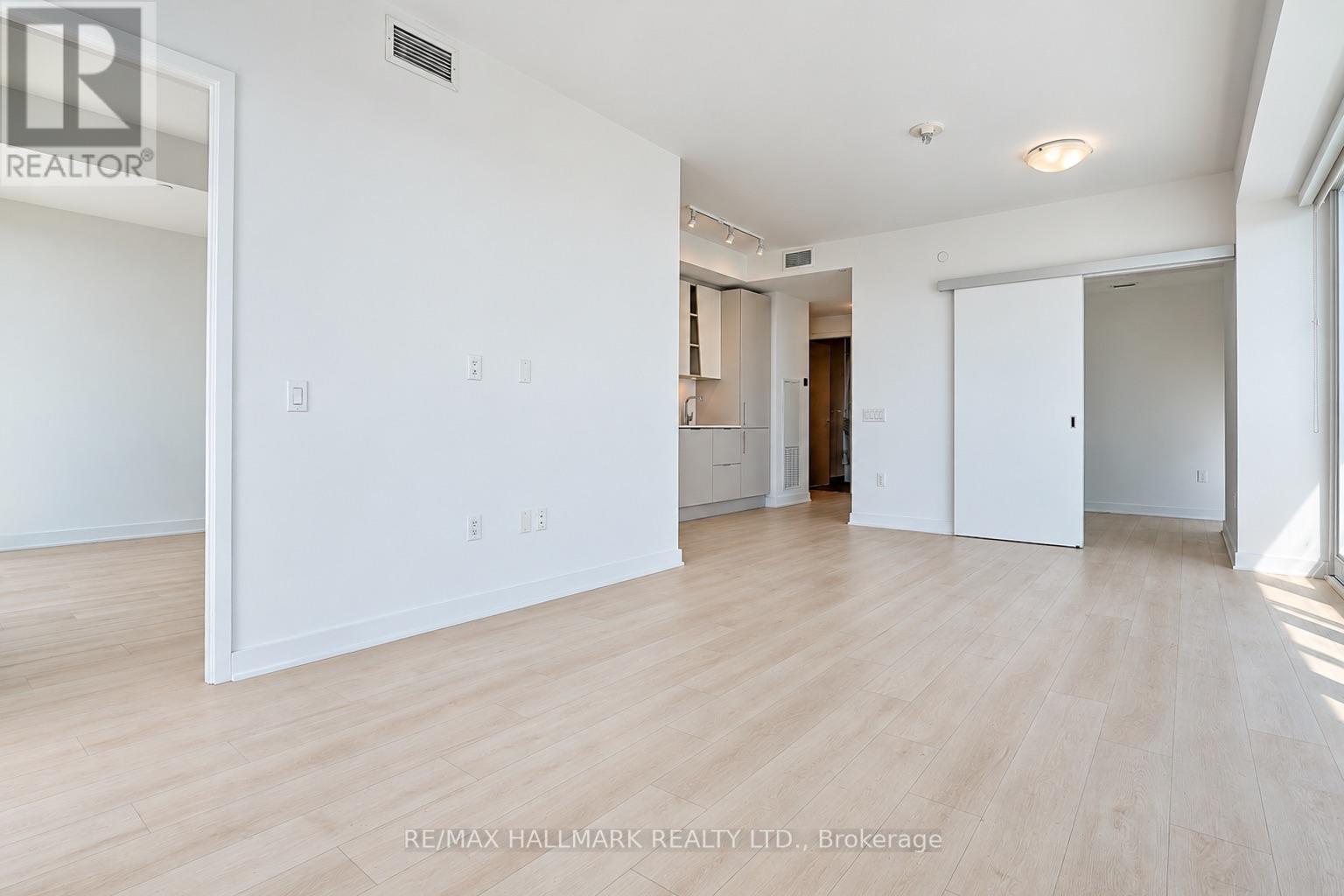 5504 - 3900 Confederation Parkway, Mississauga, Ontario  L5B 0M3 - Photo 12 - W13865382