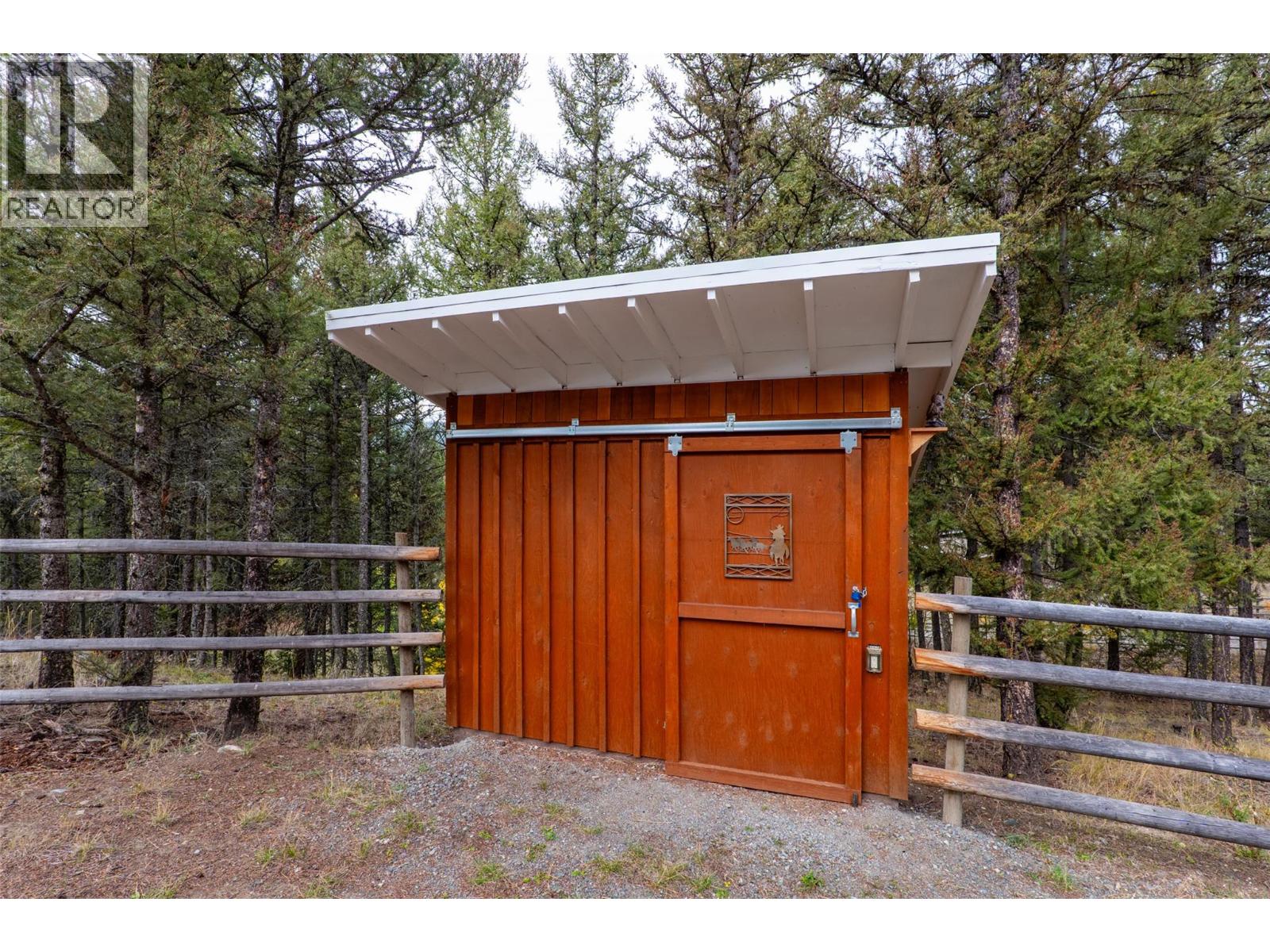 5809 Beech Road, Merritt, British Columbia  V1K 1M6 - Photo 6 - 10402485