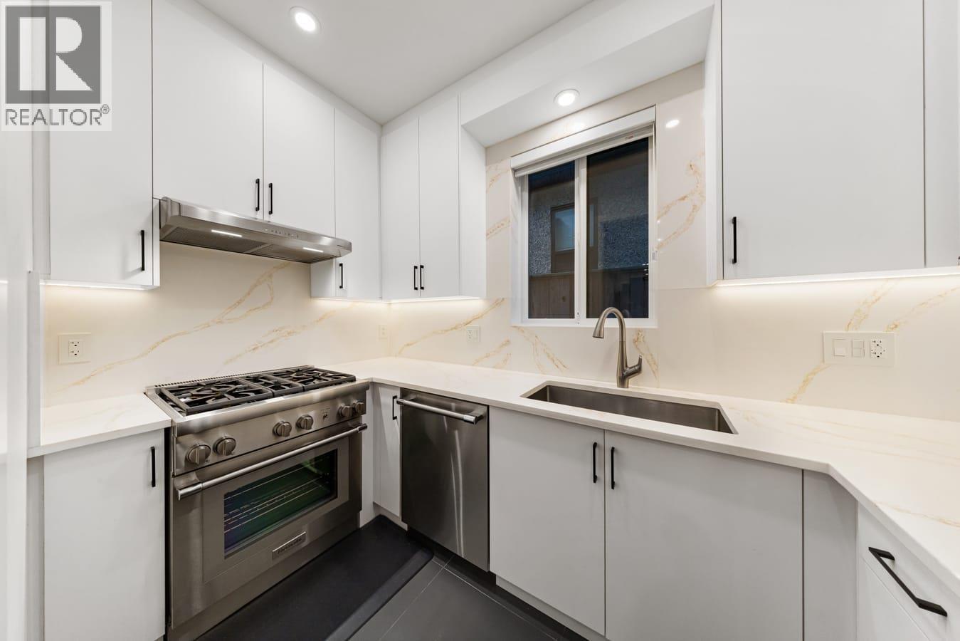 5243 Carson Street, Burnaby, British Columbia  V5J 2Z3 - Photo 9 - R3172696