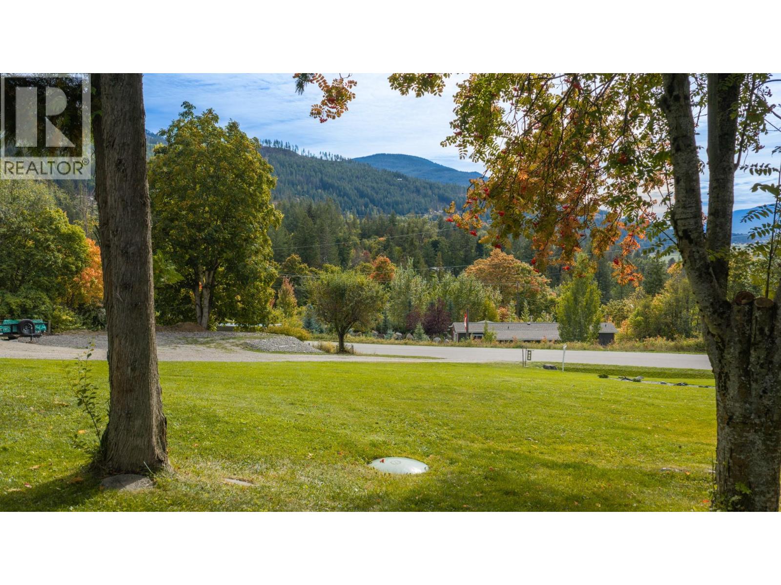 960 Monrose Road, Wynndel, British Columbia  V0B 2N2 - Photo 46 - 10401606