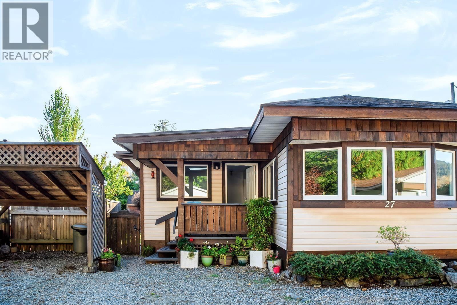 1413 Sunshine Coast Highway, Gibsons, British Columbia  V0N 1V5 - Photo 3 - R3172733