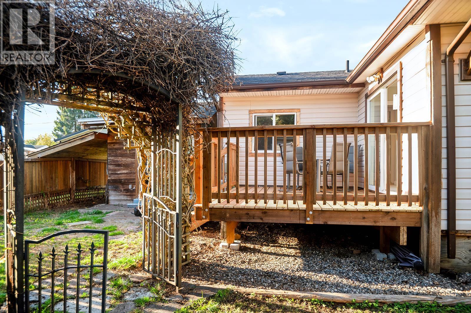 1413 Sunshine Coast Highway, Gibsons, British Columbia  V0N 1V5 - Photo 31 - R3172733
