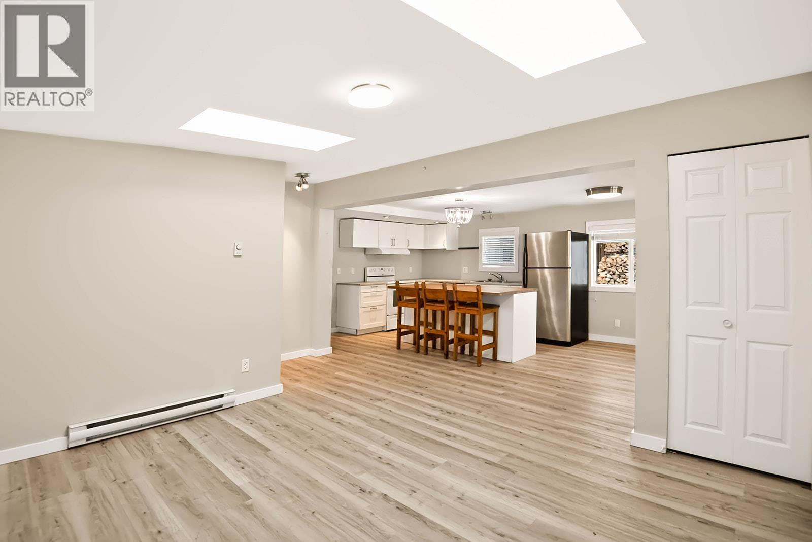 1413 Sunshine Coast Highway, Gibsons, British Columbia  V0N 1V5 - Photo 4 - R3172733