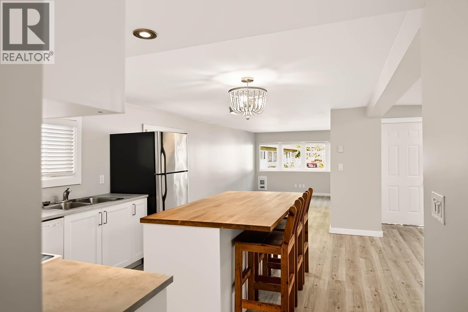 1413 Sunshine Coast Highway, Gibsons, British Columbia  V0N 1V5 - Photo 8 - R3172733