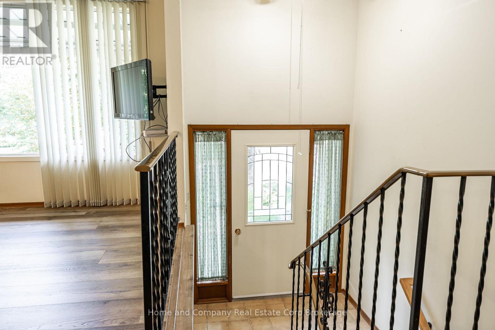 69 Nethercott Drive, Stratford, Ontario  N5A 7G3 - Photo 4 - X13866274