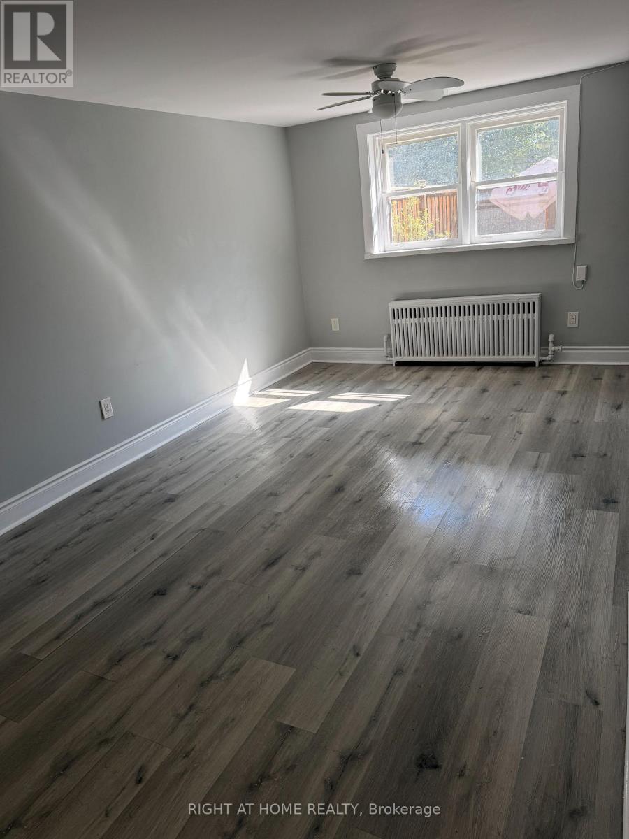 4 - 11 Donald Avenue, Toronto, Ontario  M6M 1J7 - Photo 4 - W13804446