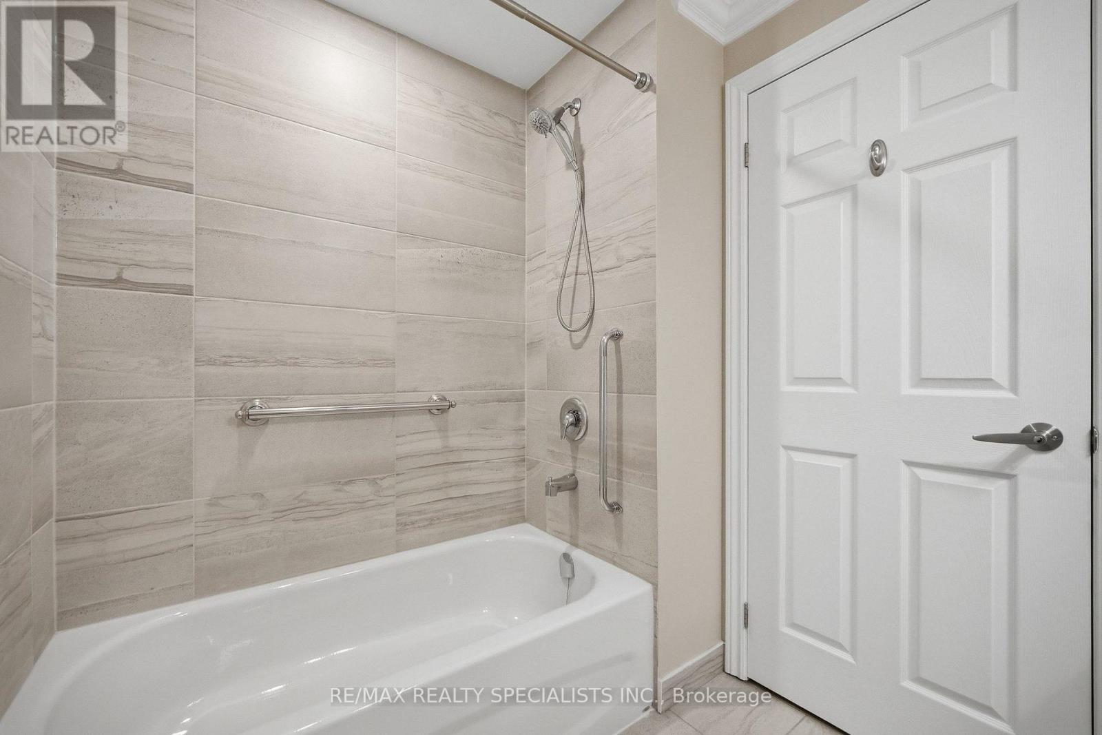 304 - 21 Brookhouse Drive, Clarington, Ontario  L1B 0V4 - Photo 17 - E13866302