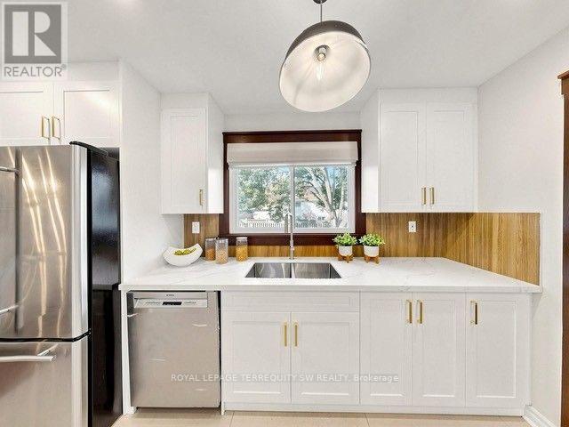 12 Sir Pellias Terrace, Markham (Markham Village), Ontario  L3P 2Z8 - Photo 11 - N13866310