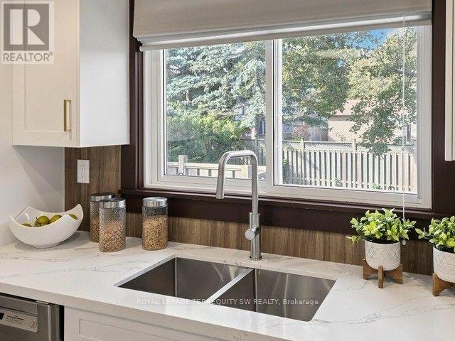 12 Sir Pellias Terrace, Markham (Markham Village), Ontario  L3P 2Z8 - Photo 12 - N13866310