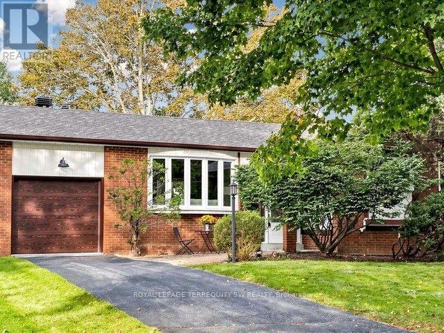 12 Sir Pellias Terrace, Markham (Markham Village), Ontario  L3P 2Z8 - Photo 2 - N13866310