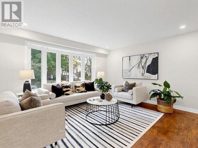 12 Sir Pellias Terrace, Markham (Markham Village), Ontario  L3P 2Z8 - Photo 4 - N13866310