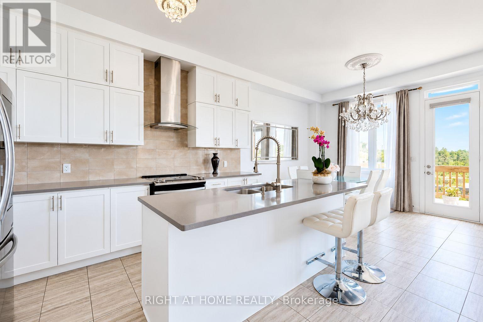 59 Hydrangea Hollow, East Gwillimbury (Holland Landing), Ontario  L9N 0T1 - Photo 6 - N13866398