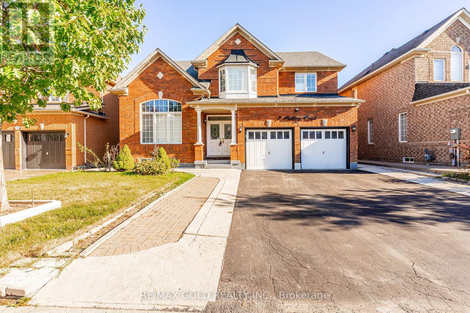 7 Bettey Road, Brampton, Ontario  L6P 1S9 - Photo 1 - W13866358