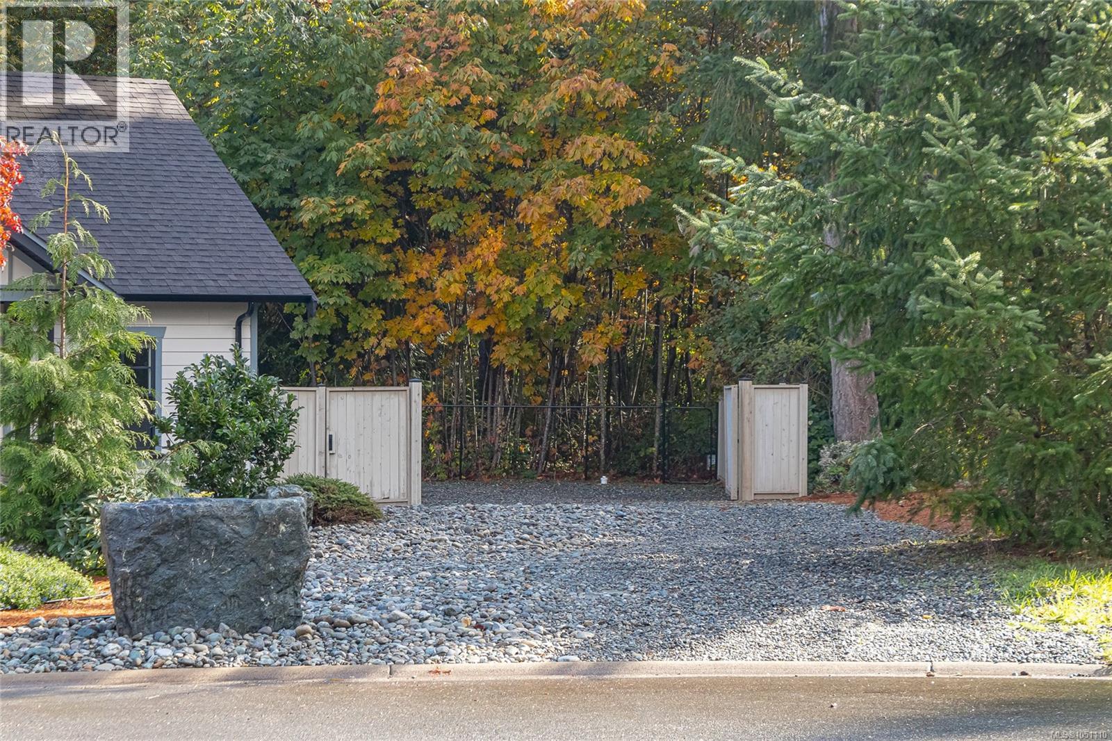 3800 Creekside Dr