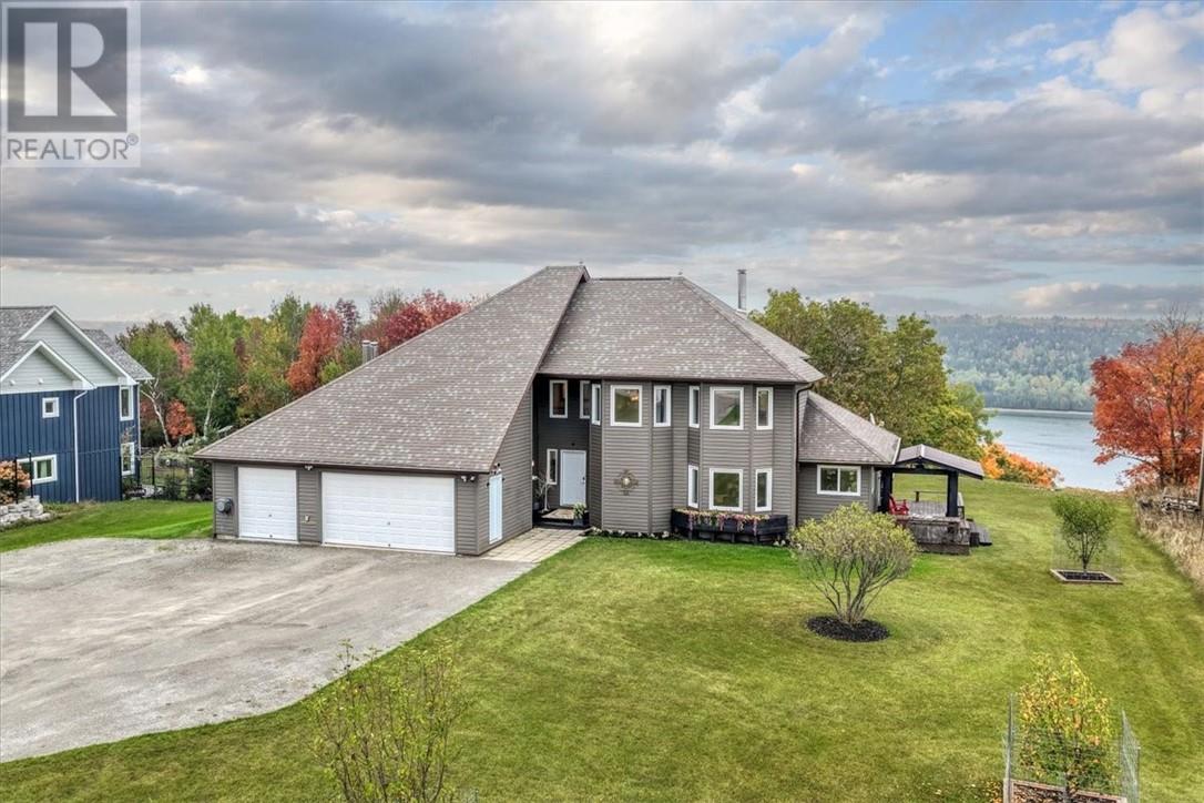 36 Fraser Street, Gore Bay, Ontario  P0P 1H0 - Photo 2 - 2130777