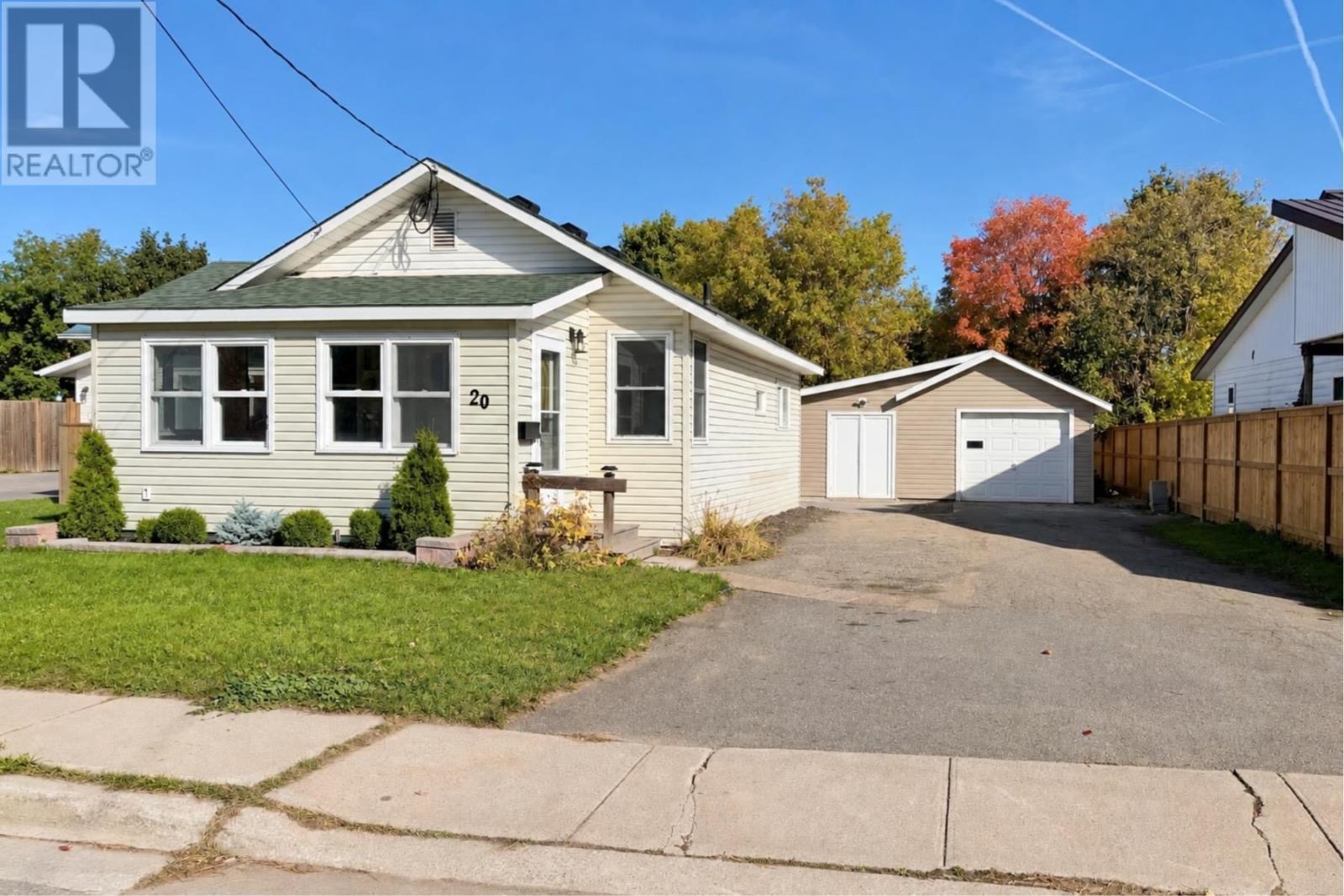 20 Gladstone Ave S, Sault Ste. Marie, Ontario  P6B 2R6 - Photo 2 - SM262771