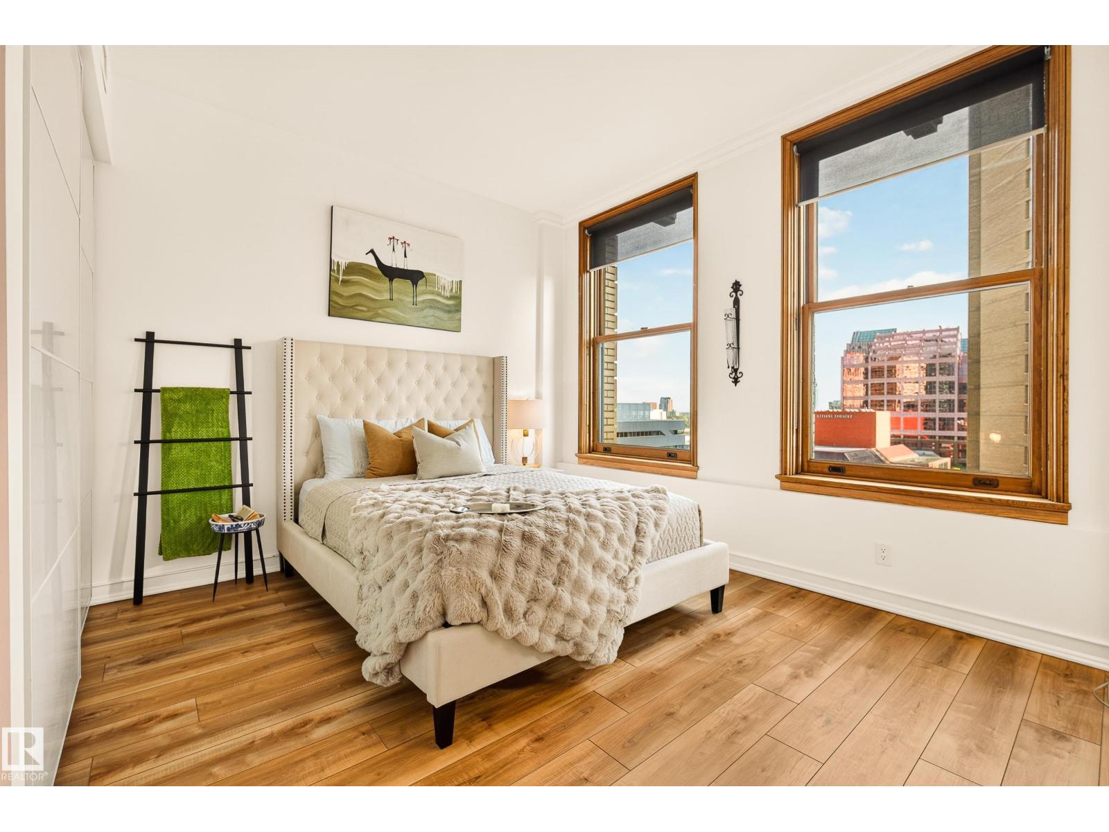 #806 10134 100 ST NW