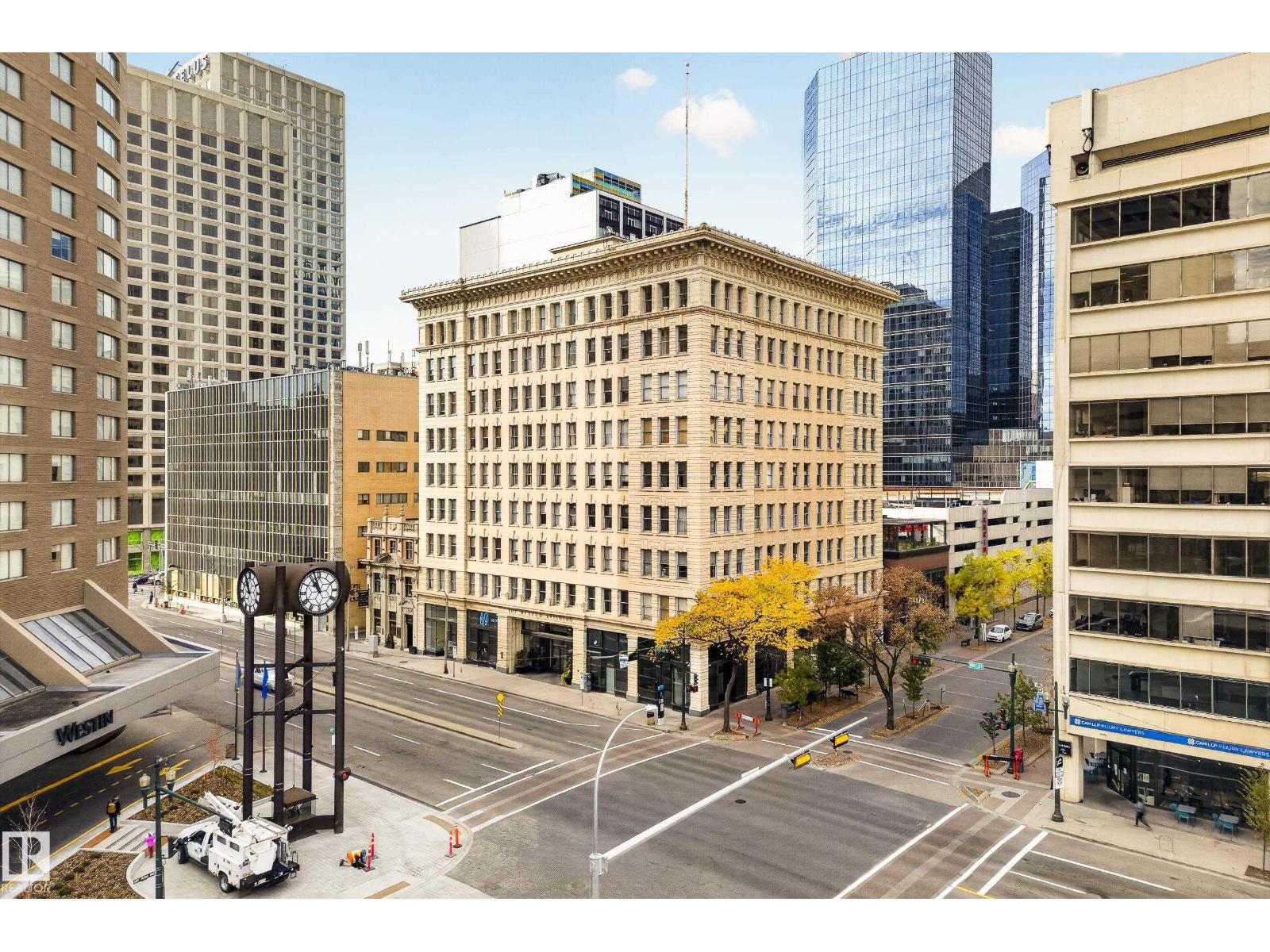 #806 10134 100 ST NW