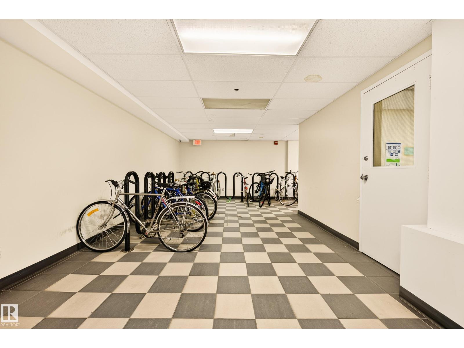 #806 10134 100 ST NW