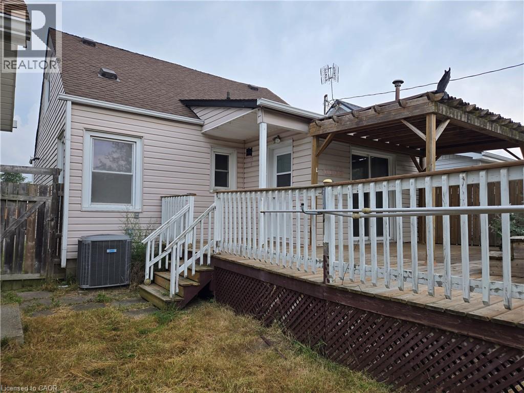 325 Simpson Avenue, Welland, Ontario  L3B 4Y7 - Photo 3 - 40869344