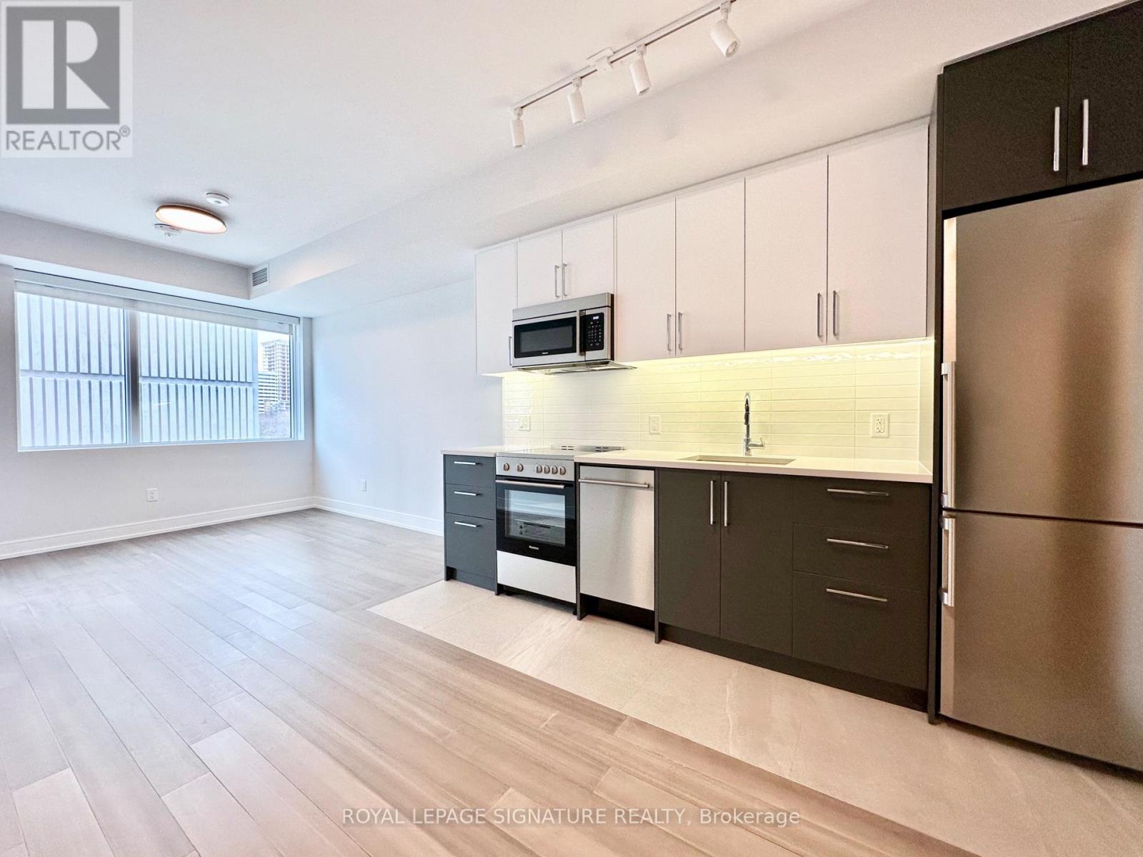 604 - 664 SPADINA AVENUE