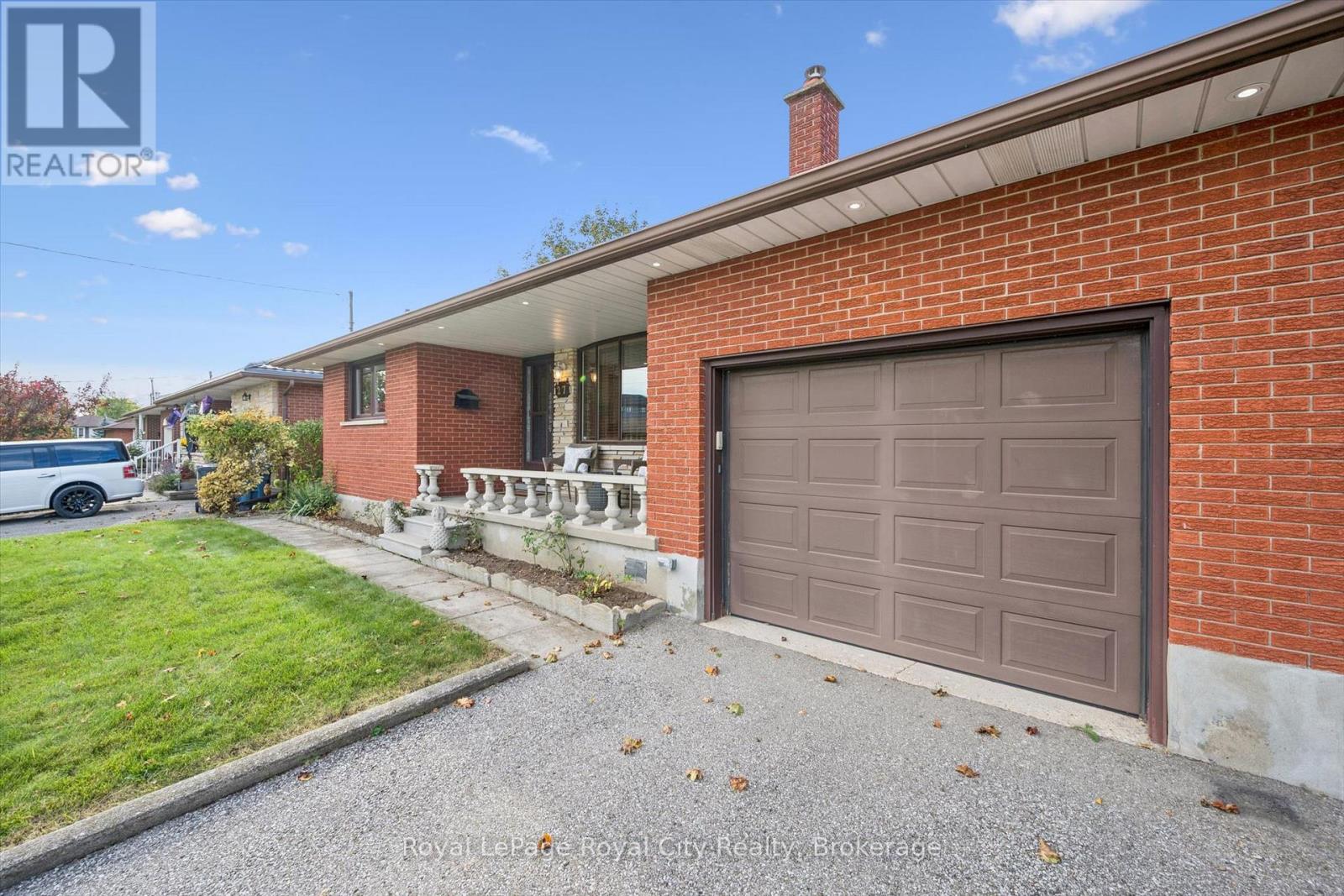 27 Palermo Crescent, Guelph, Ontario N1E 2J8 - Photo 5 - X13866484