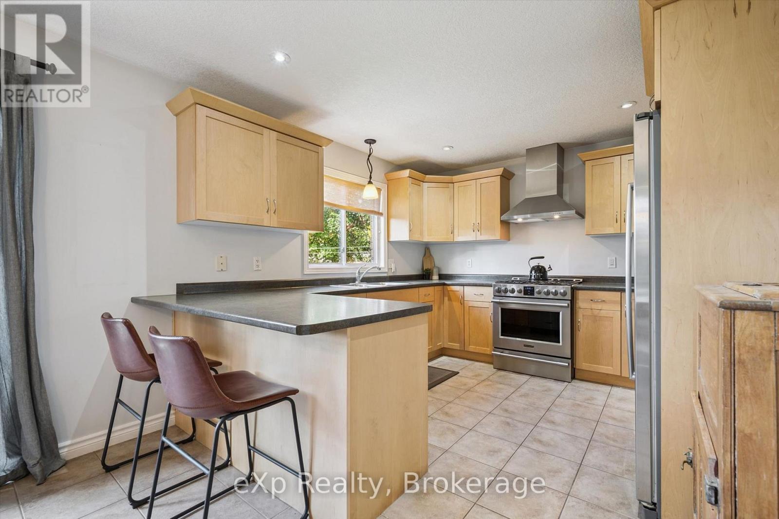 128 Keating Drive, Centre Wellington, Ontario  N0B 1S0 - Photo 10 - X13866722