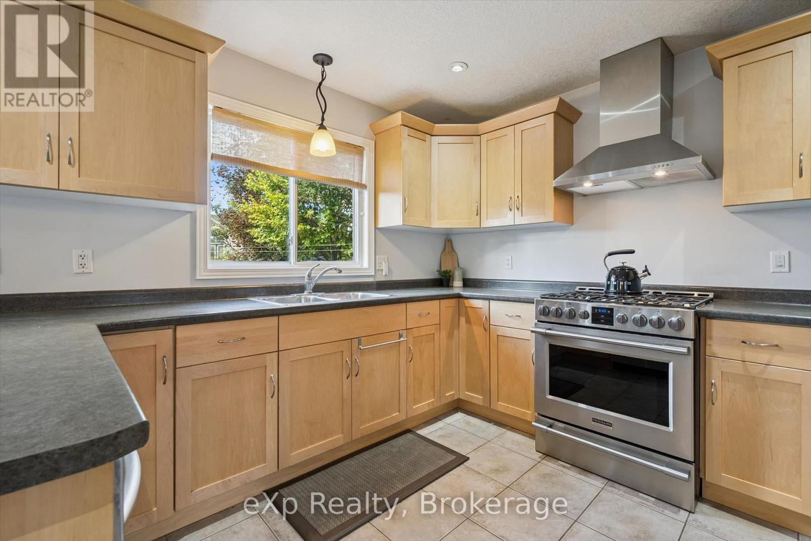 128 Keating Drive, Centre Wellington, Ontario  N0B 1S0 - Photo 50 - X13866722
