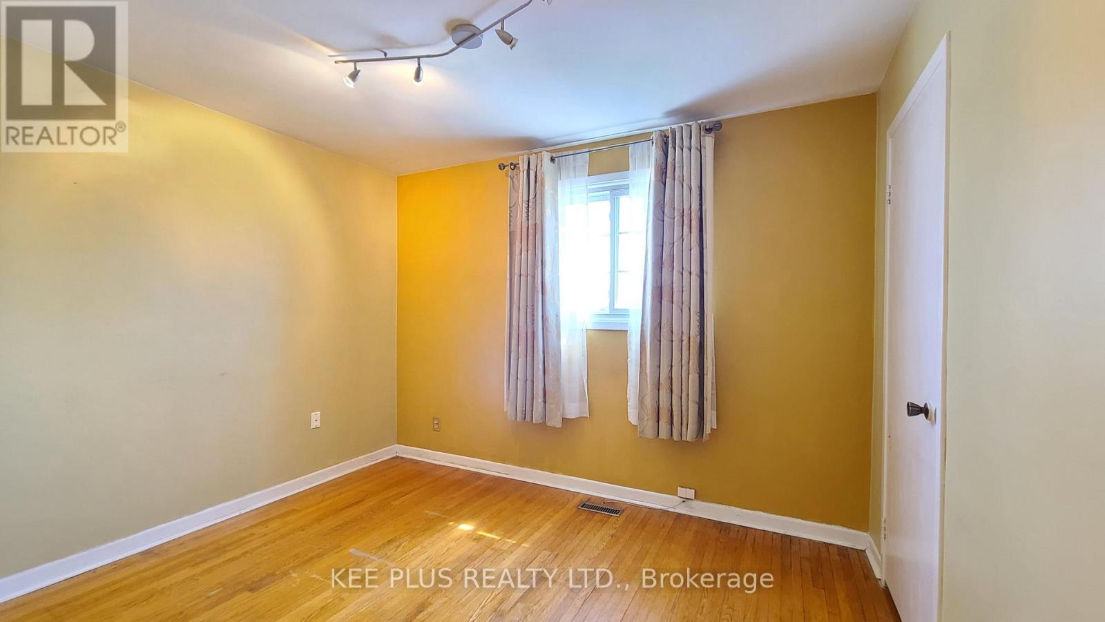 424 MILITARY TRAIL
