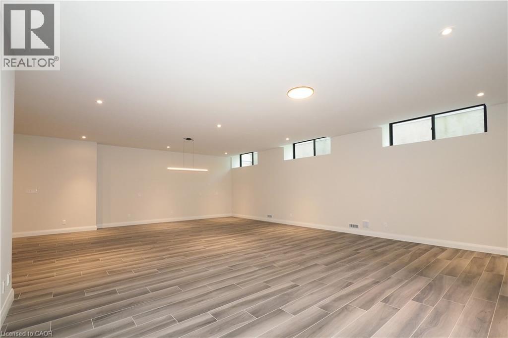560 Werni Court, Waterloo, Ontario  N2V 2S7 - Photo 46 - 40867785
