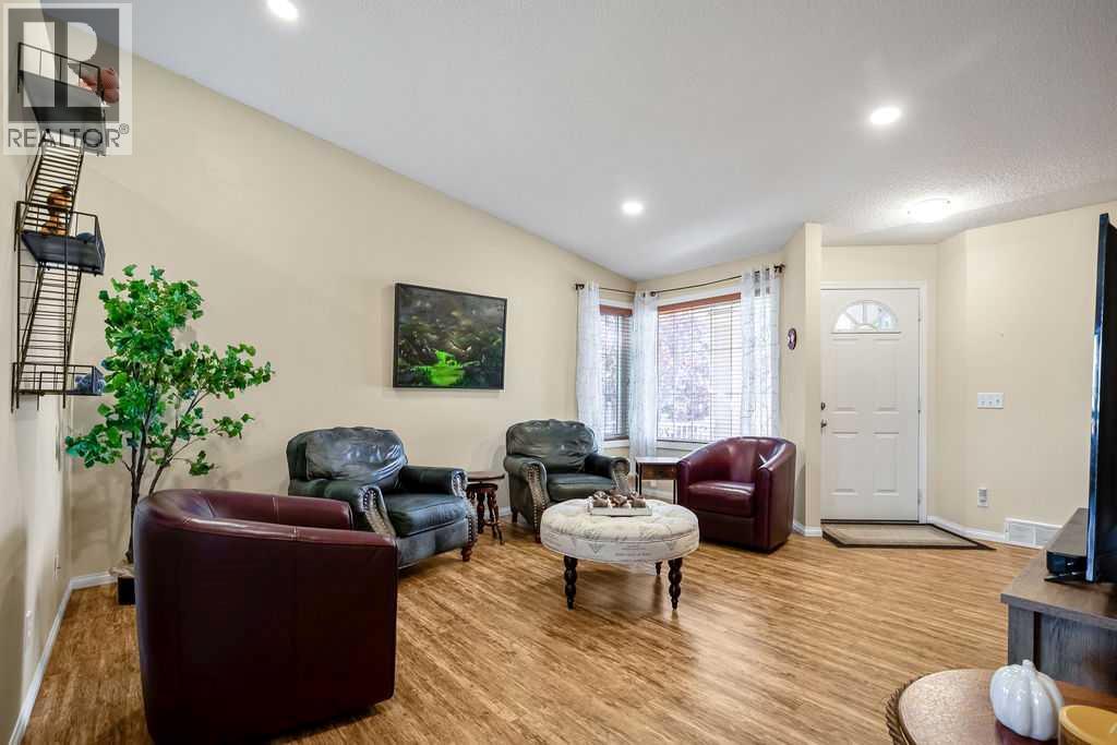 46 Harvest Grove Green NE, Calgary, Alberta  T3K 4W5 - Photo 4 - A2349574