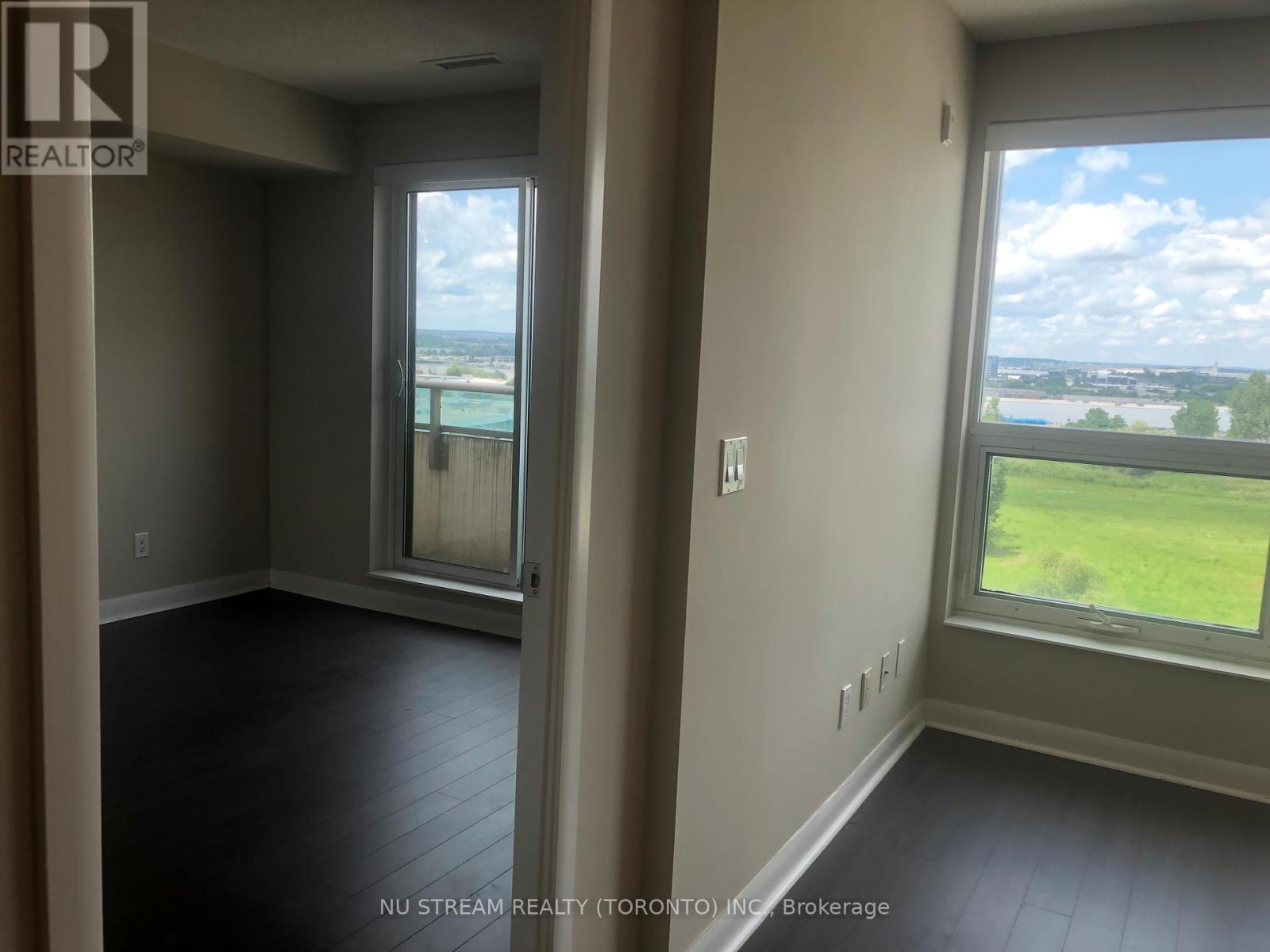 921 - 75 Norman Bethune Avenue, Richmond Hill (Beaver Creek Business Park), Ontario  L4B 0B6 - Photo 4 - N13866456