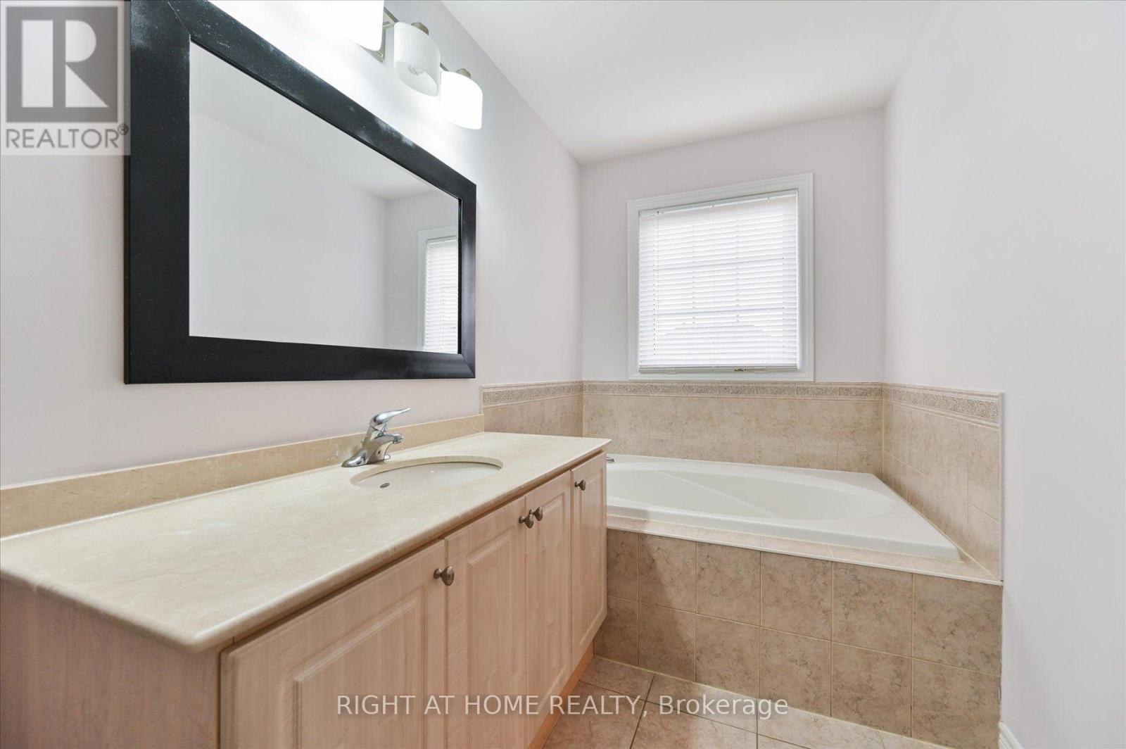 10490 Victoria Square Boulevard, Markham, Ontario  L6C 0A4 - Photo 16 - N13866534
