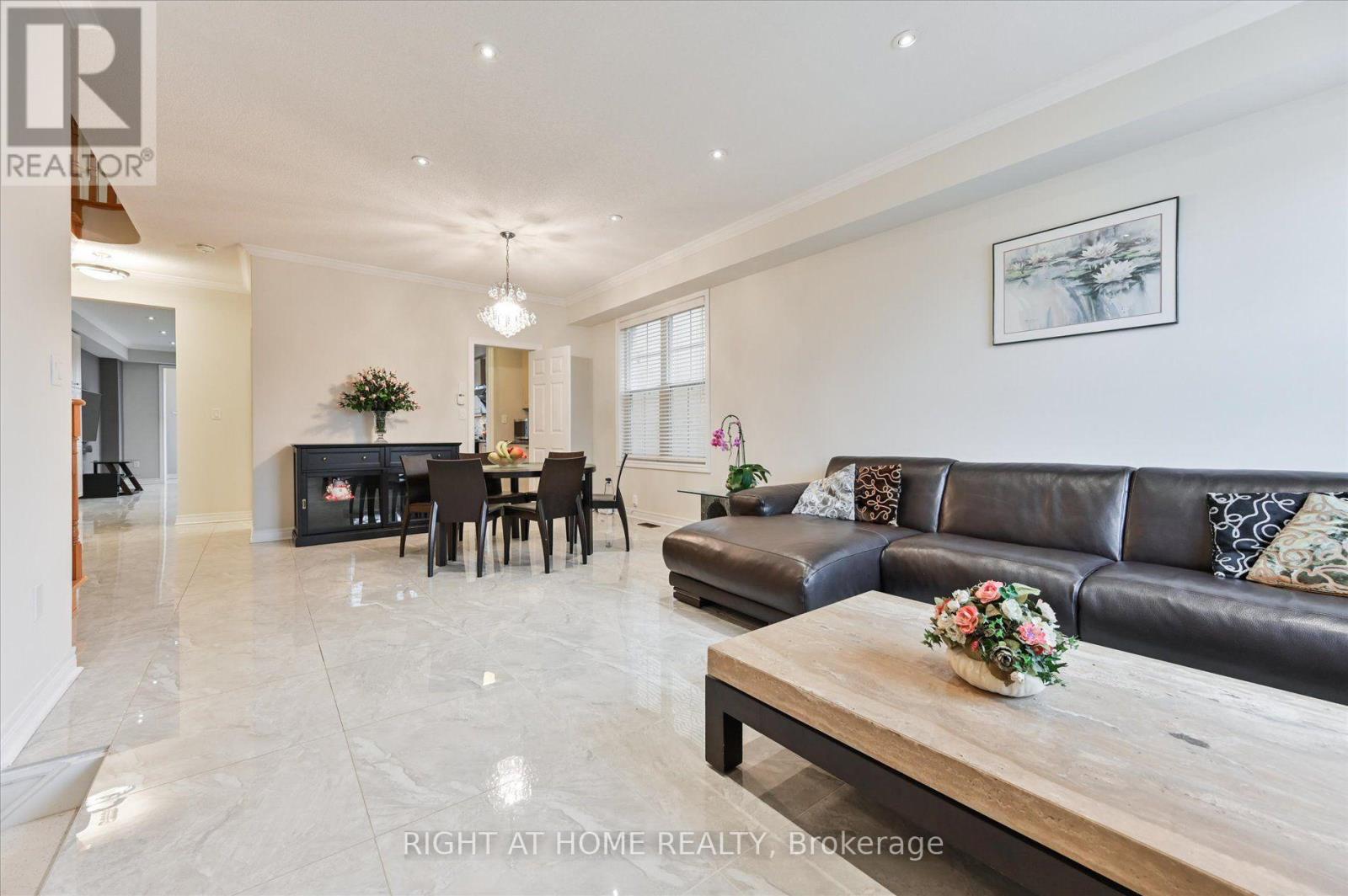 10490 Victoria Square Boulevard, Markham, Ontario  L6C 0A4 - Photo 4 - N13866534
