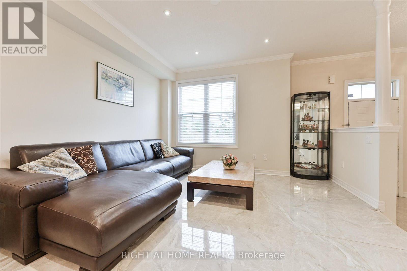10490 Victoria Square Boulevard, Markham, Ontario  L6C 0A4 - Photo 5 - N13866534