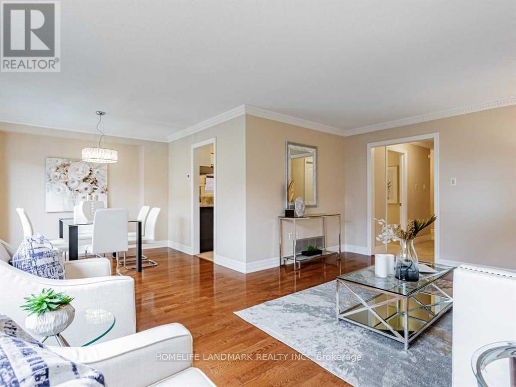 49 Chelwood Drive, Vaughan (Brownridge), Ontario  L4J 7J1 - Photo 4 - N13866618