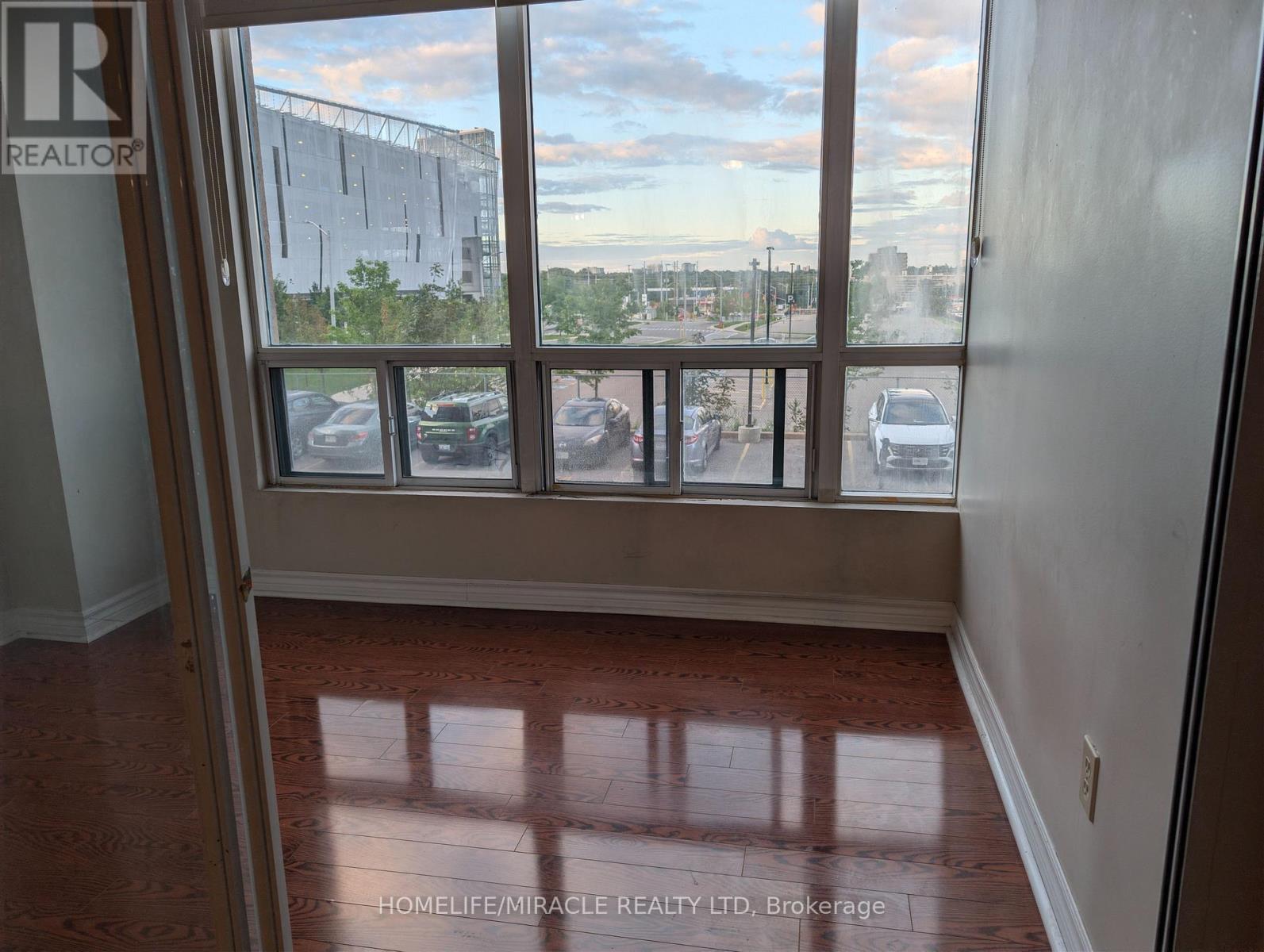 214 - 115 Hillcrest Avenue, Mississauga, Ontario  L5B 3Y9 - Photo 10 - W13866526