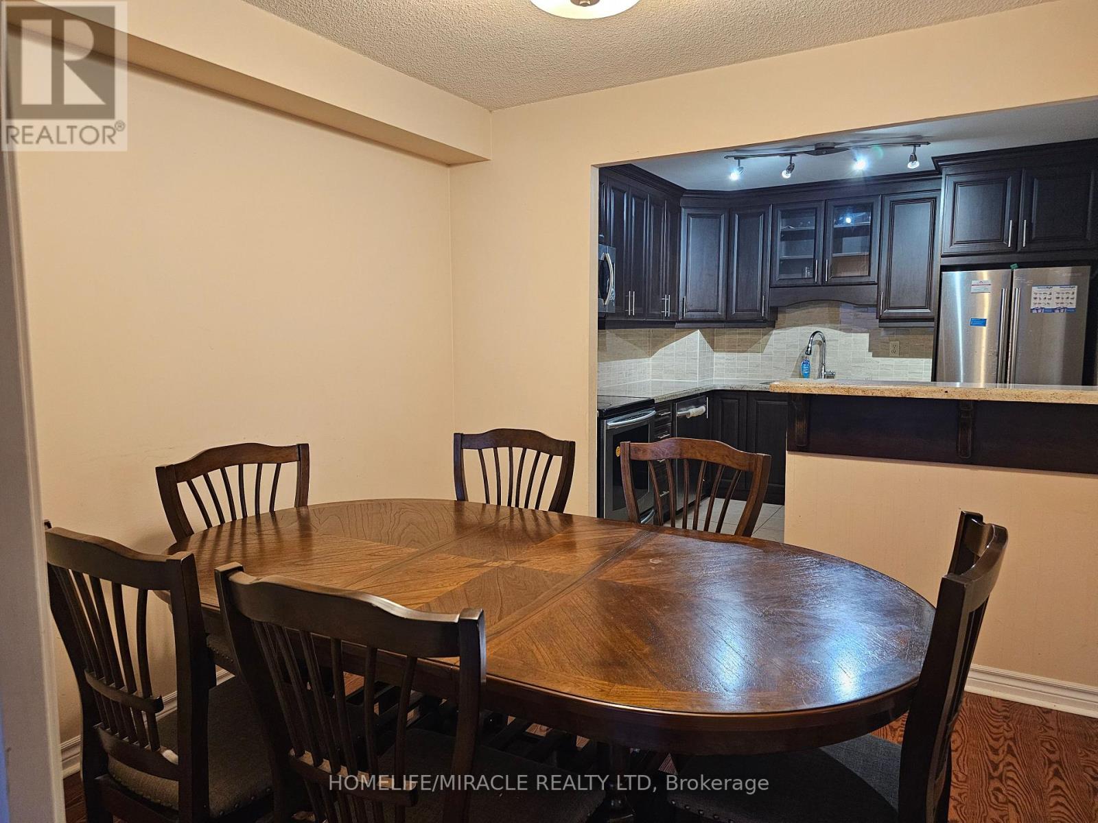 214 - 115 Hillcrest Avenue, Mississauga, Ontario  L5B 3Y9 - Photo 5 - W13866526