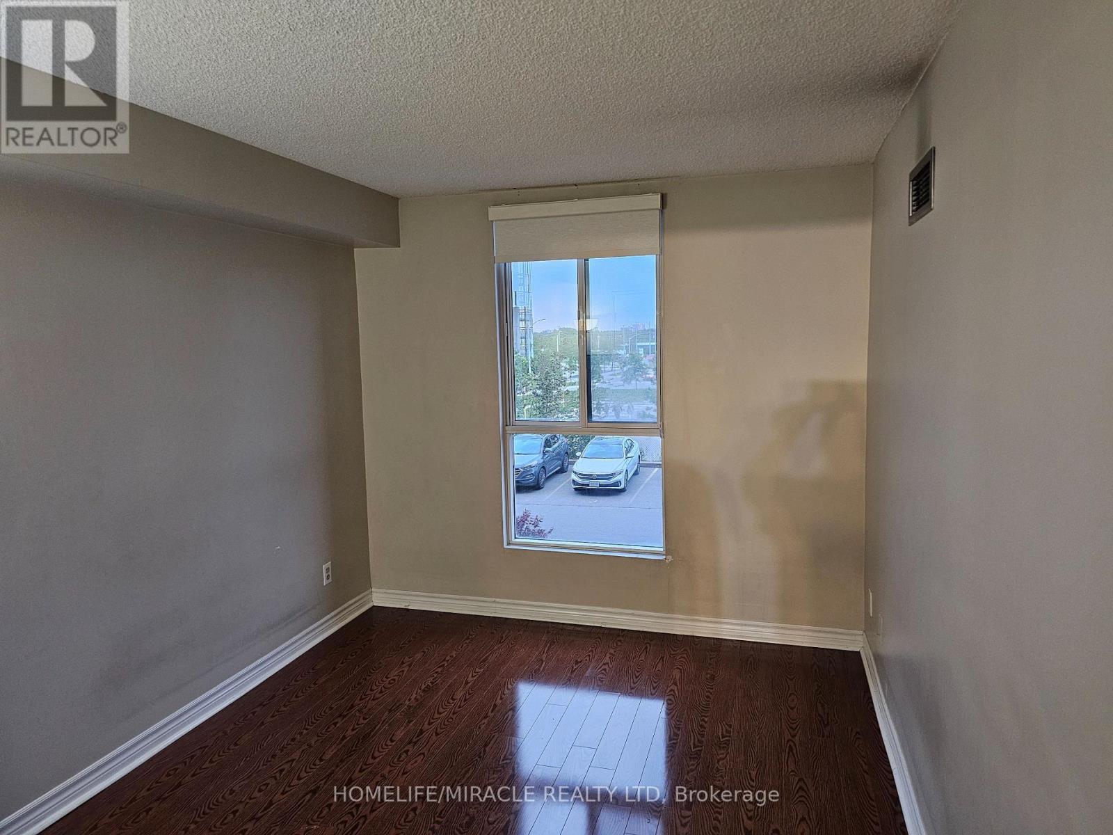 214 - 115 Hillcrest Avenue, Mississauga, Ontario  L5B 3Y9 - Photo 6 - W13866526