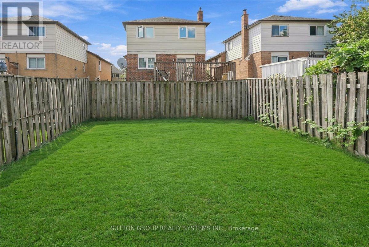 4118 Teakwood Drive, Mississauga, Ontario  L5C 3L6 - Photo 23 - W13866530