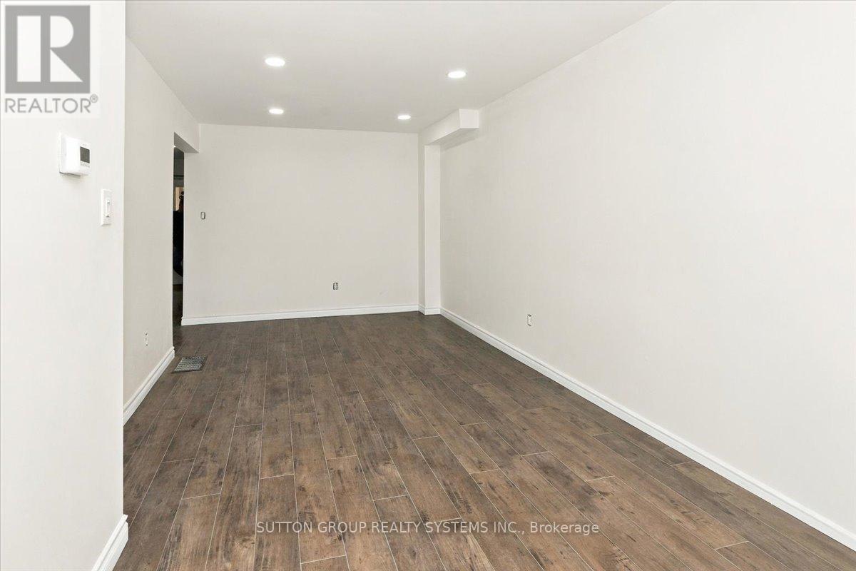 4118 Teakwood Drive, Mississauga, Ontario  L5C 3L6 - Photo 8 - W13866530