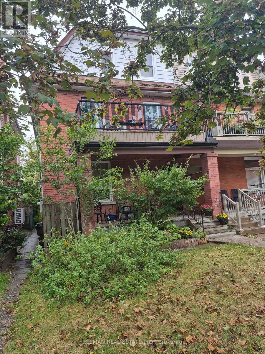 203 FAIRVIEW AVENUE, Toronto, Ontario