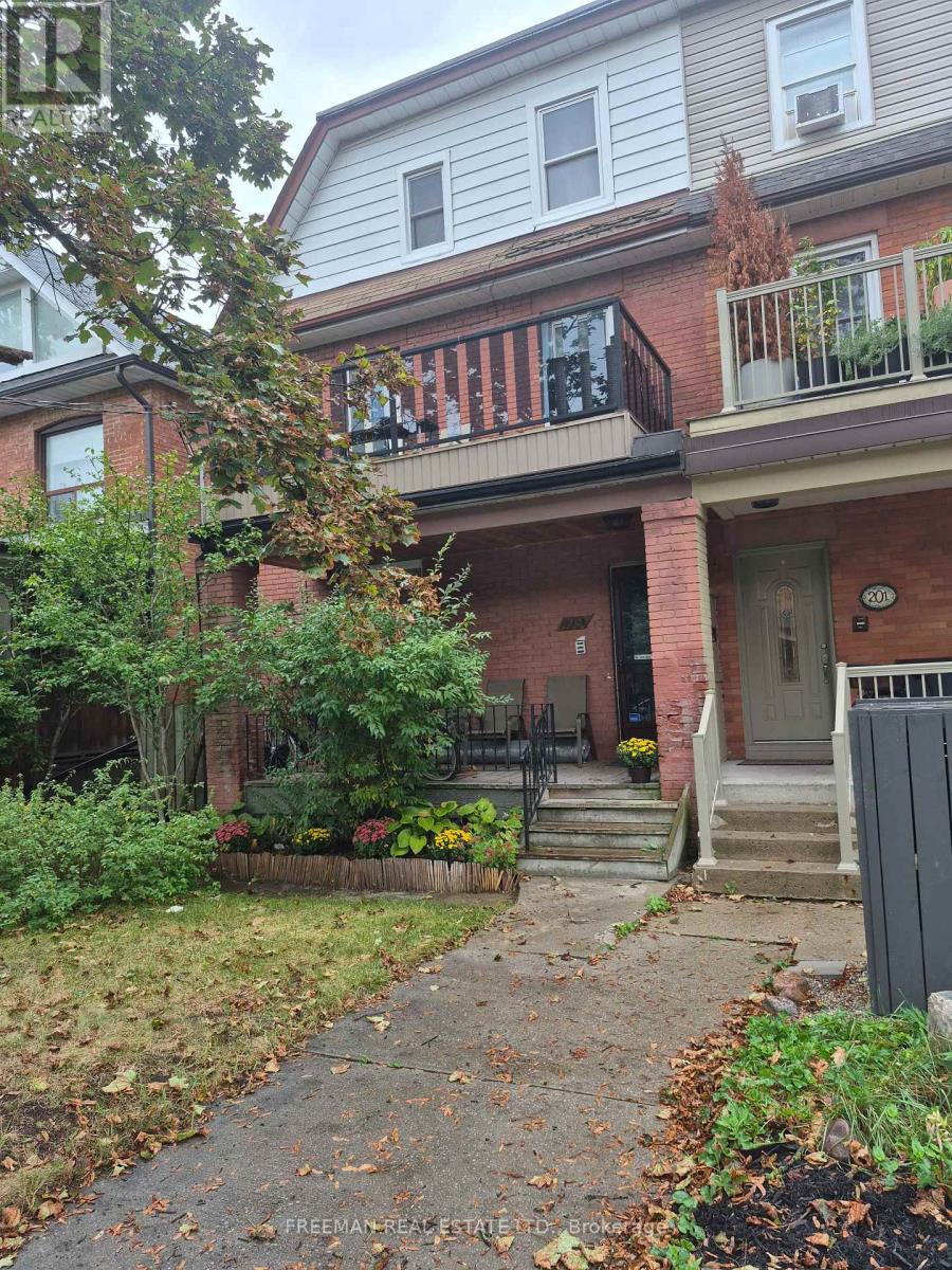 203 Fairview Avenue, Toronto, Ontario  M6P 3A6 - Photo 2 - W13866628