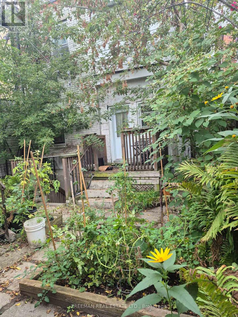 203 Fairview Avenue, Toronto, Ontario  M6P 3A6 - Photo 25 - W13866628