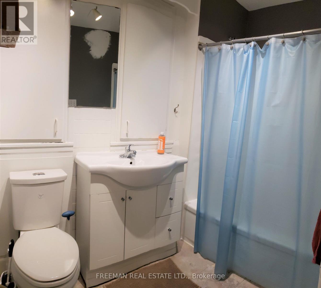 203 Fairview Avenue, Toronto, Ontario  M6P 3A6 - Photo 12 - W13866630