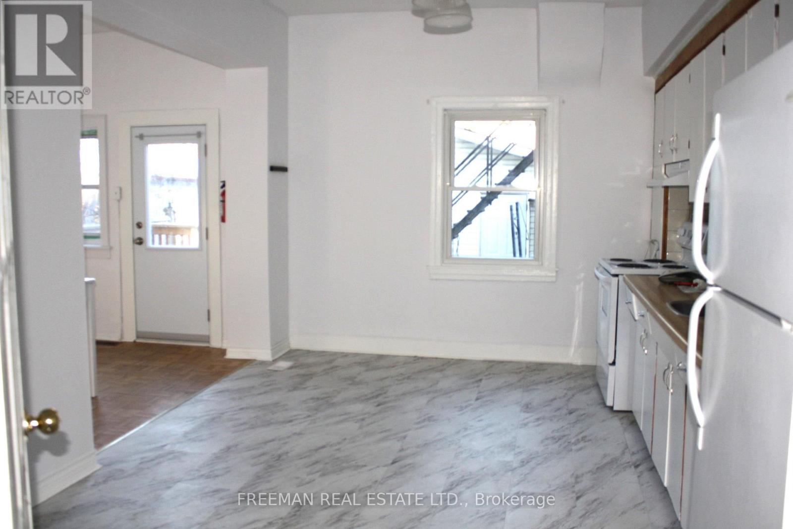 203 Fairview Avenue, Toronto, Ontario  M6P 3A6 - Photo 4 - W13866630