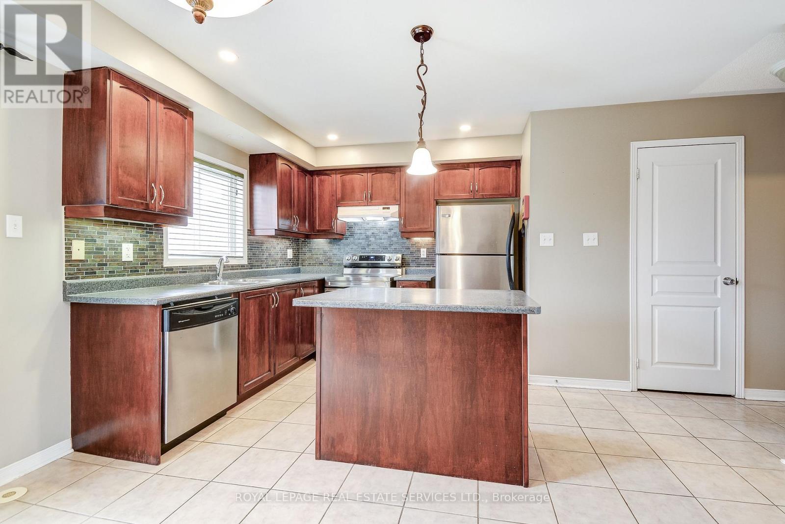 Furnished - 2353 Saddlecreek Crescent, Oakville (Wm Westmount), Ontario  L6M 5J7 - Photo 6 - W13866648